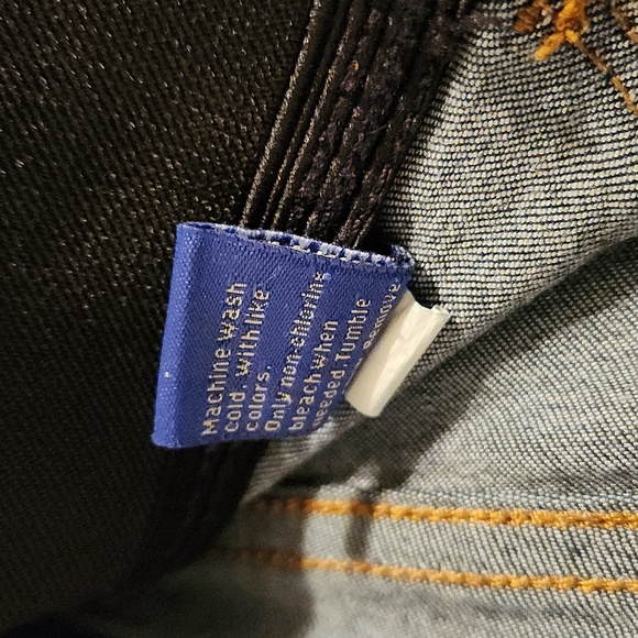 Apt. 9 Petite Jeans - Picture 3 of 5